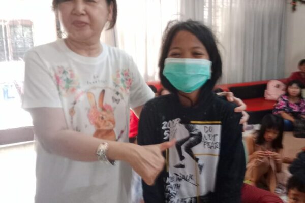 Pembagian Kaos (3)